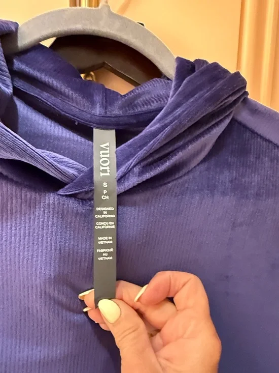 Women's Vuori purple velour 2-piece set - Picture 3 of 3